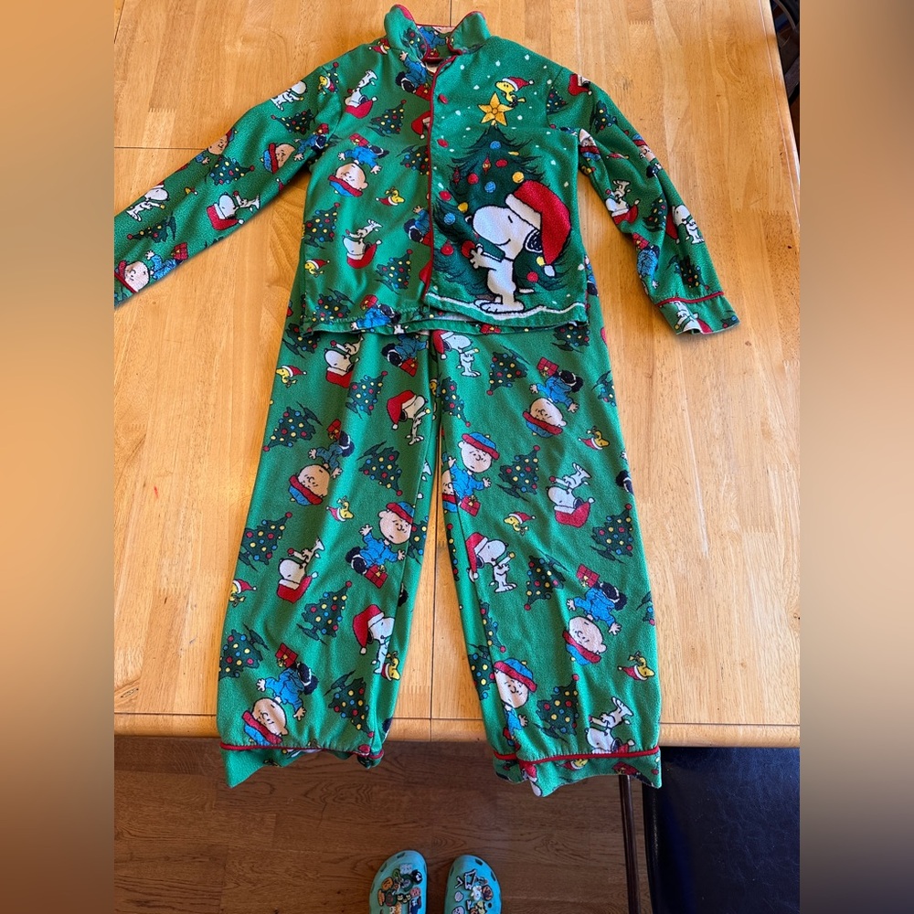Youth Green Snoopy Christmas Pajama Set